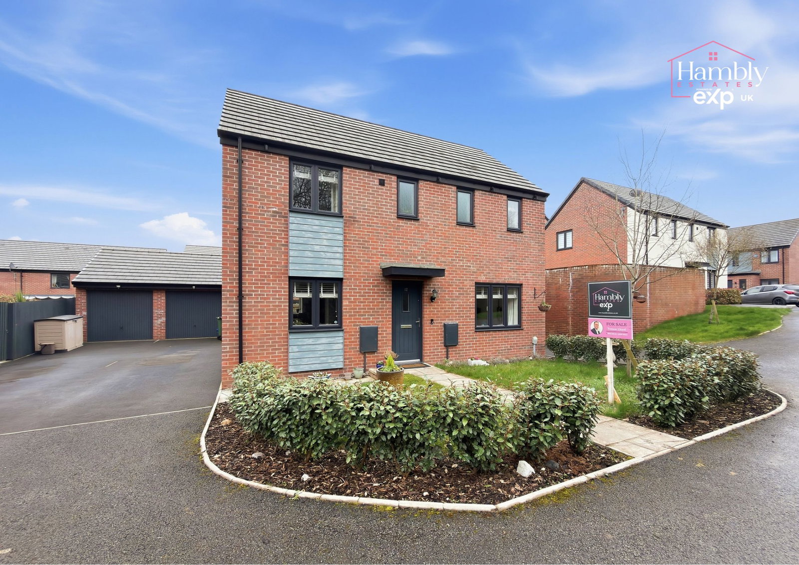 Detached House in Capel Llanilltern