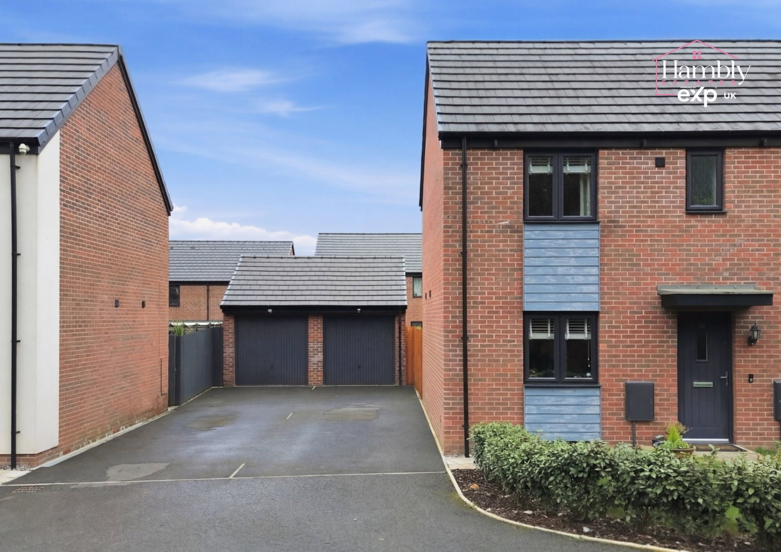 Detached House in Capel Llanilltern