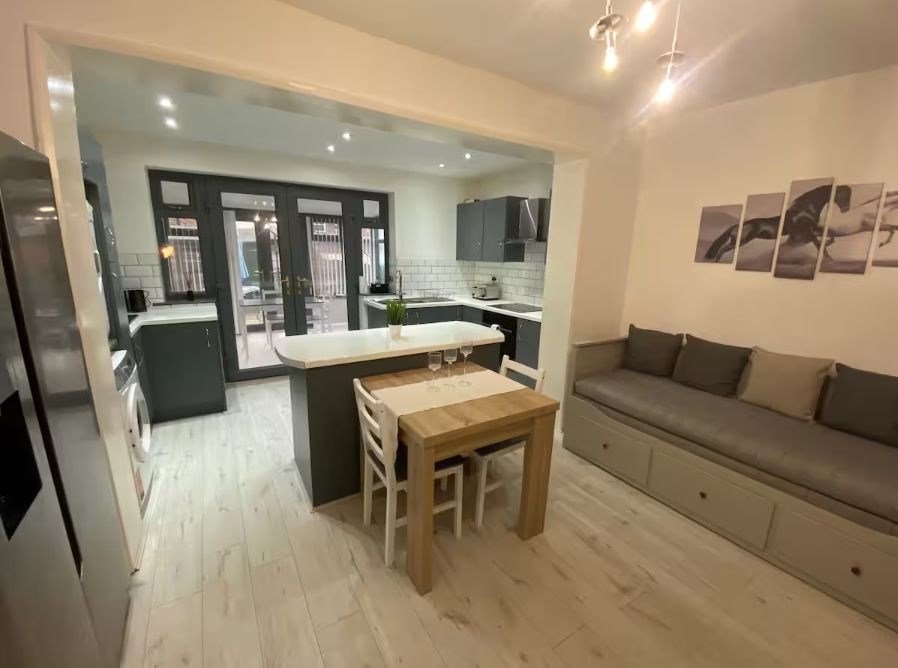 Semi Detached House in Manchester