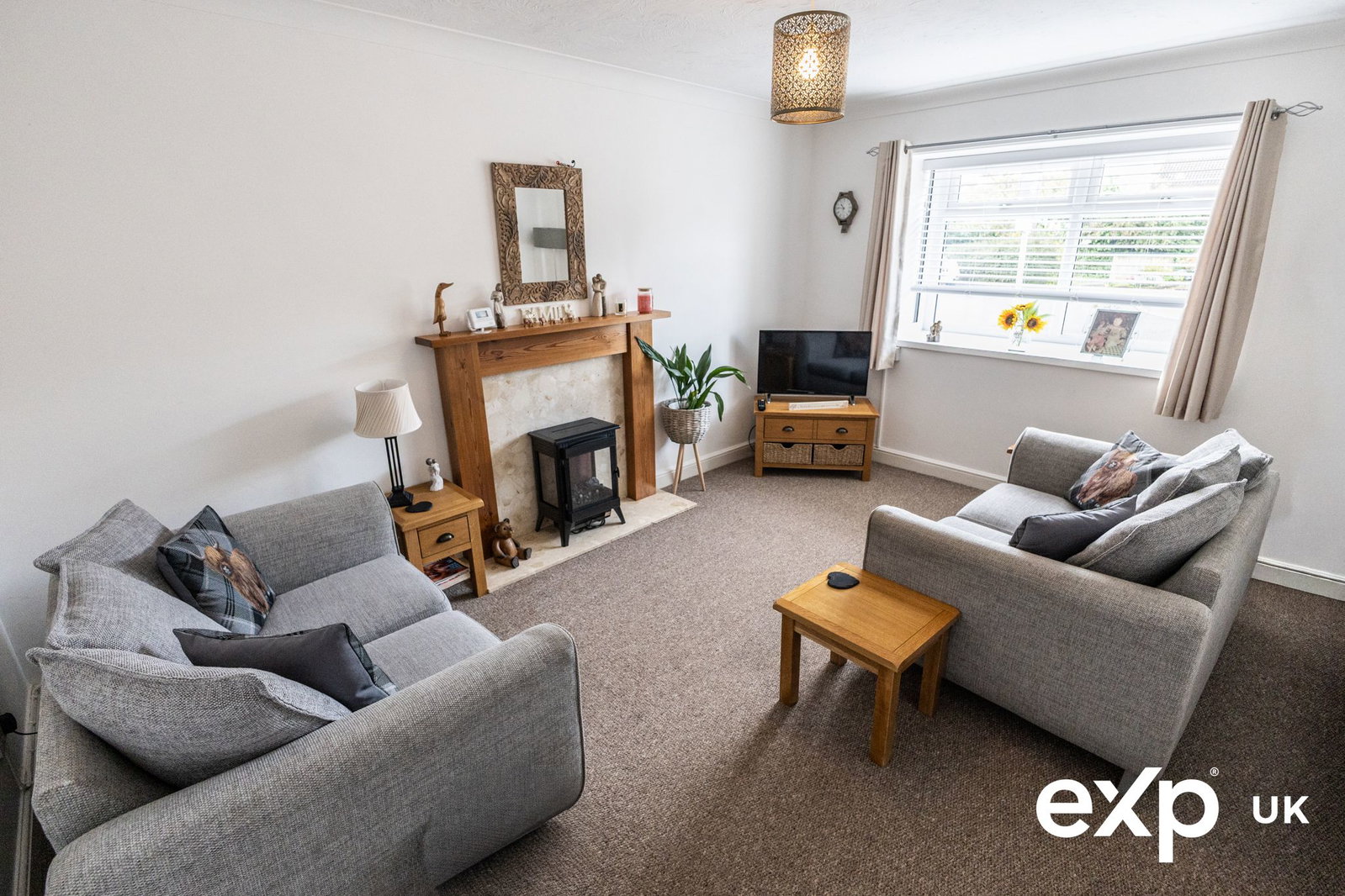 Semi Detached Bungalow in Mansfield