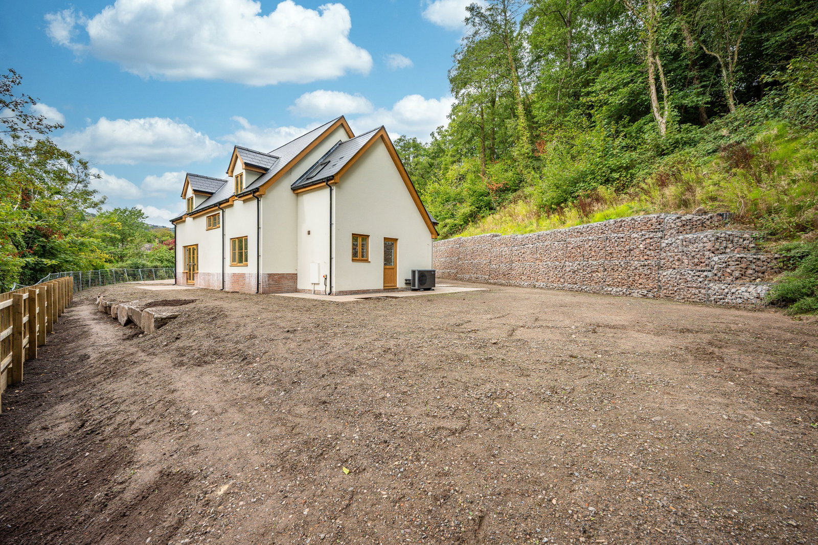Detached House for sale in Abergavenny, Forge Row, Gilwern, 2000 m²