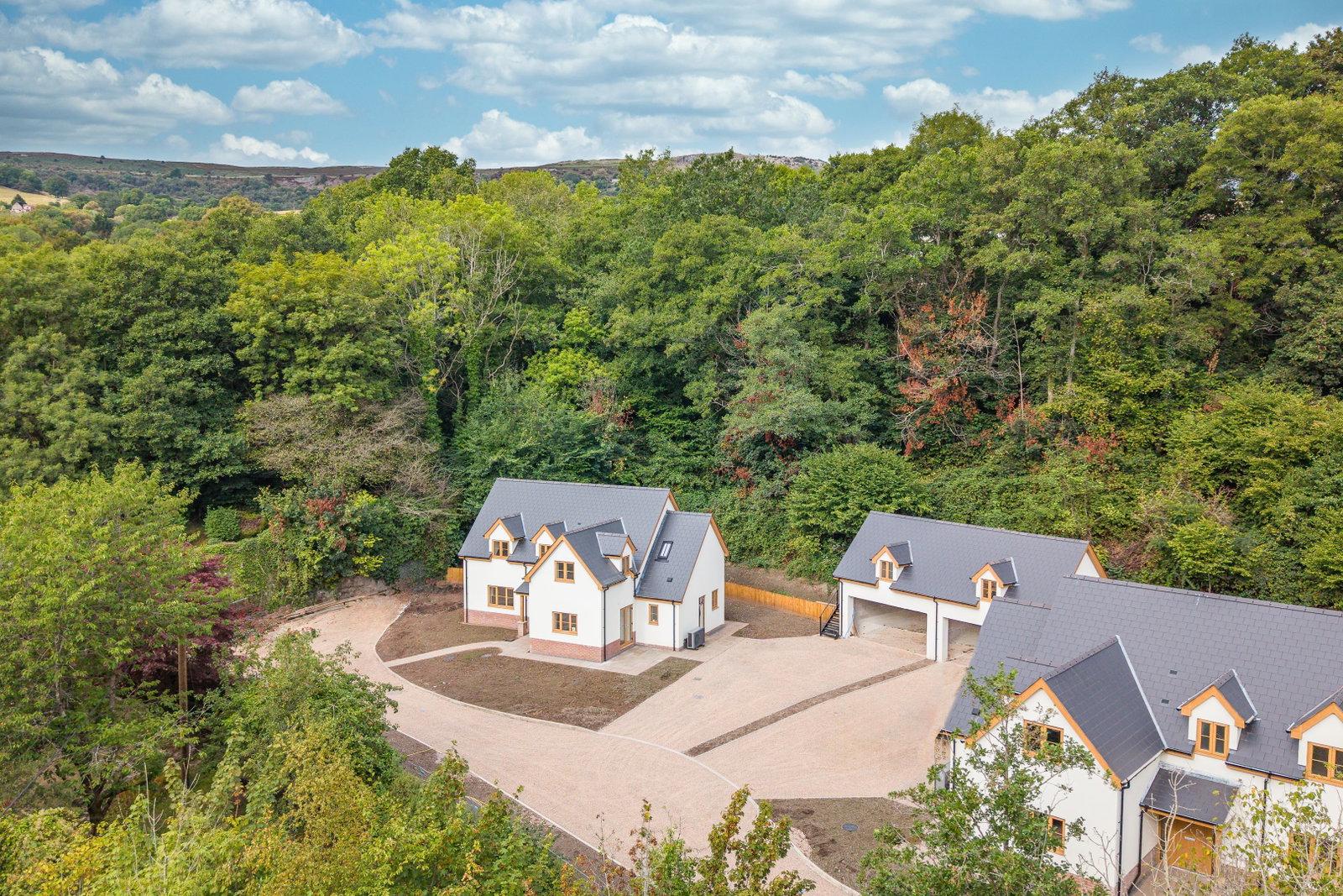 Detached House for sale in Abergavenny, Forge Row, Gilwern, 2000 m²