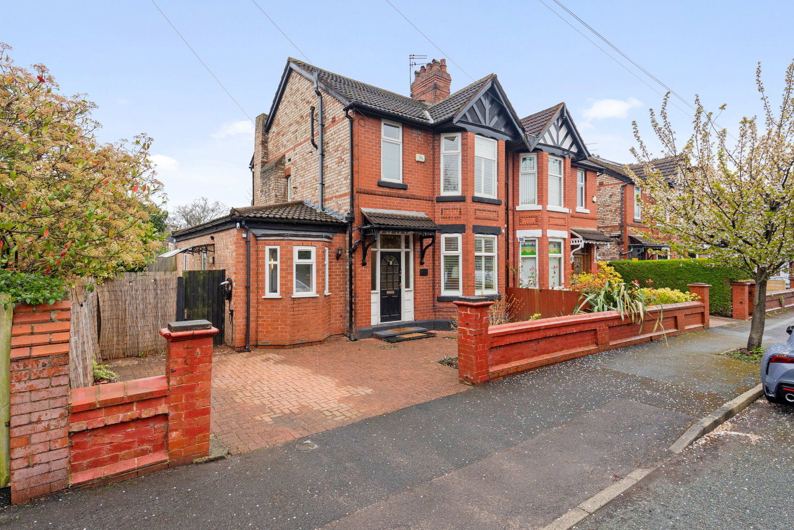 Semi Detached House in Manchester