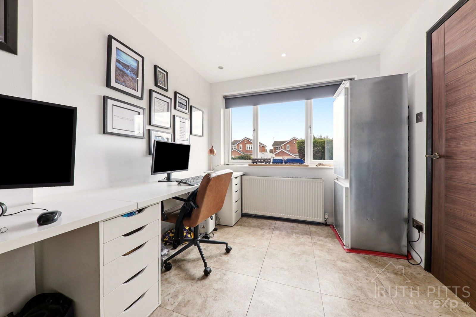 Detached House for sale in Pontefract, Elder Drive, Upton, WF9