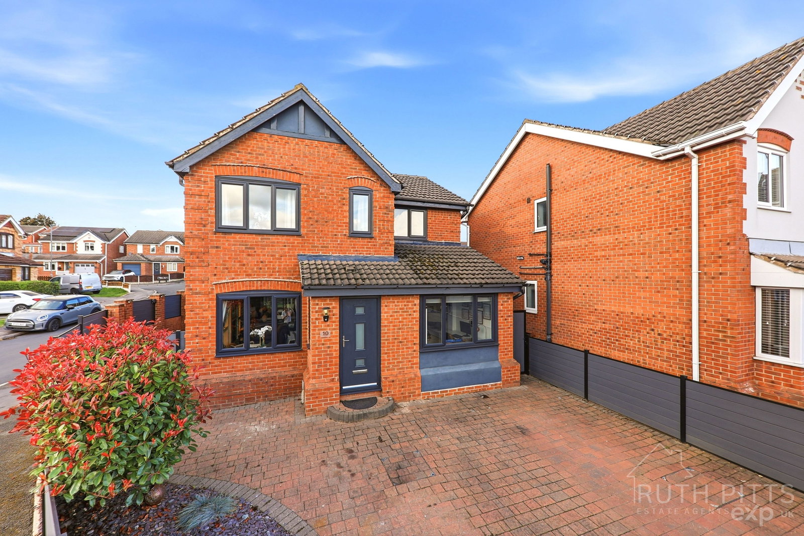 Detached House for sale in Pontefract, Elder Drive, Upton, WF9