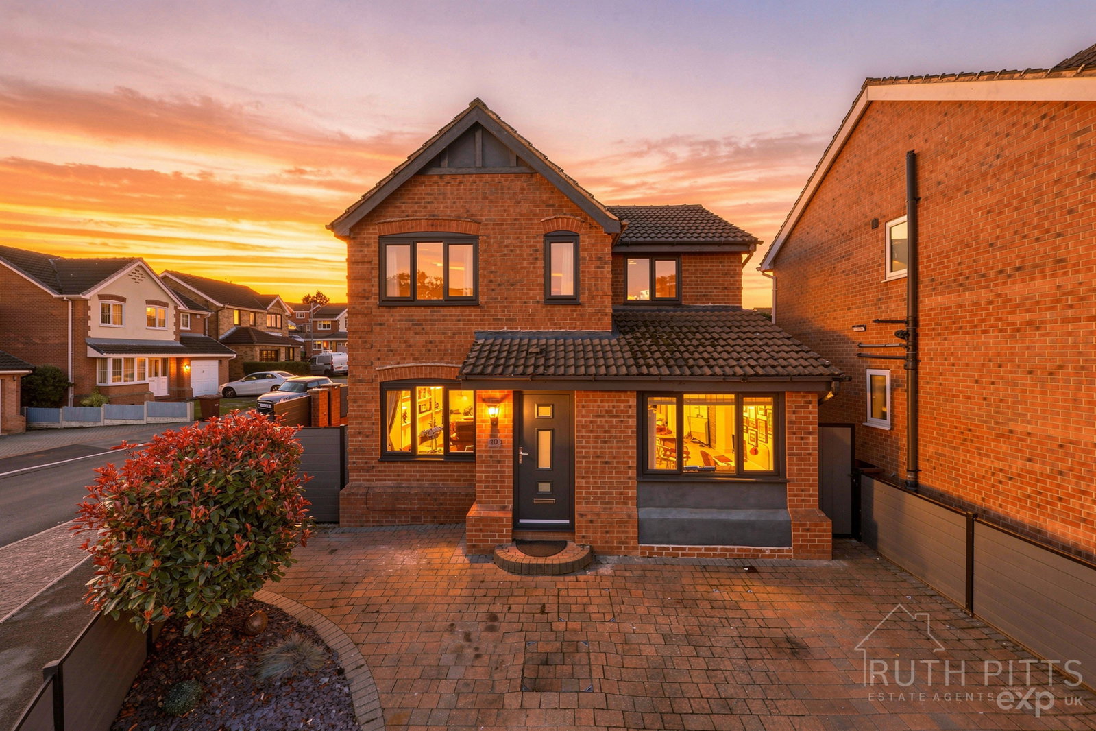 Detached House for sale in Pontefract, Elder Drive, Upton, WF9