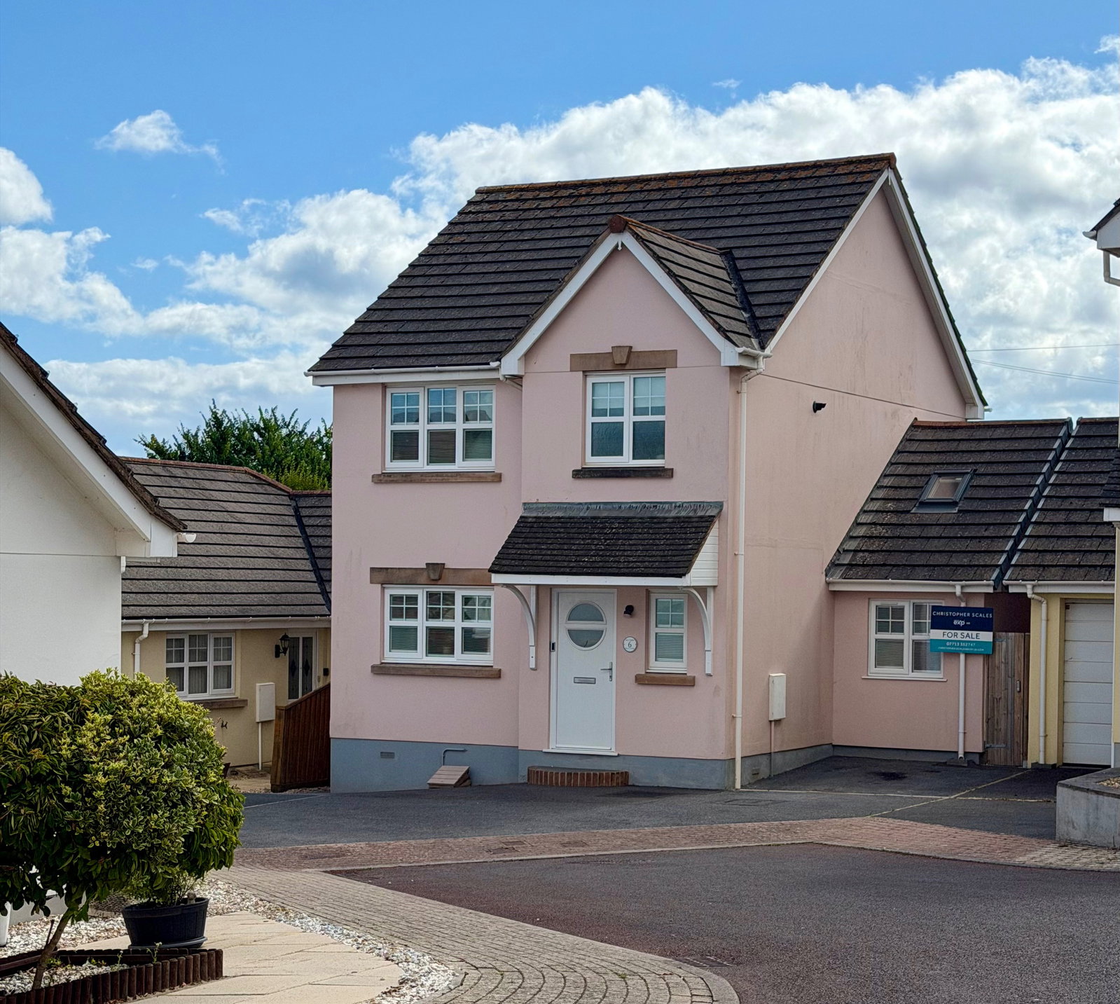 Detached House in Paignton