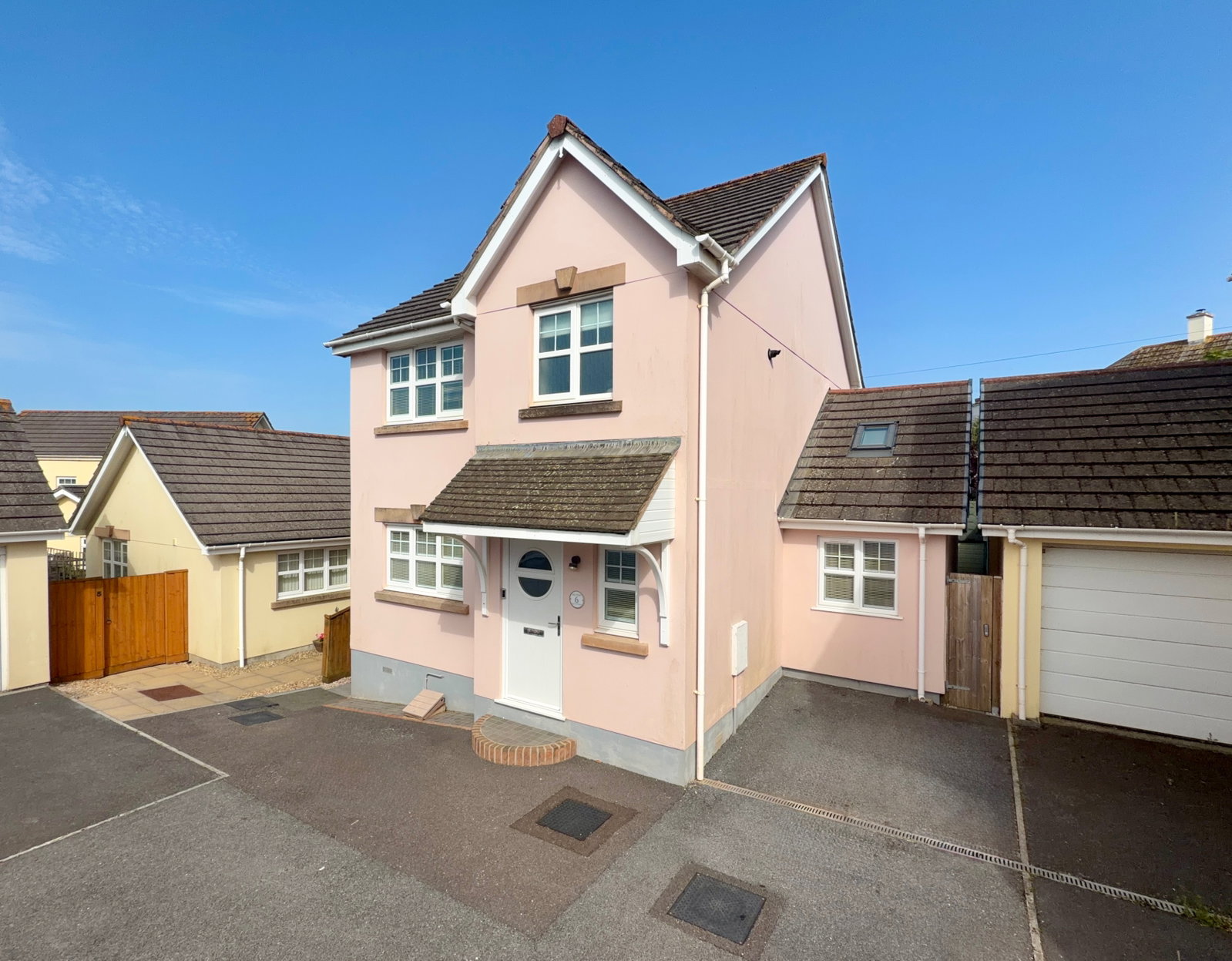 Detached House in Paignton