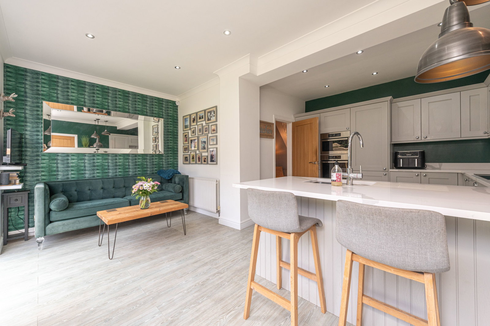 Semi Detached House for sale in Leeds, Barrowby Avenue, Leeds, LS15 8QF, 1593 m²