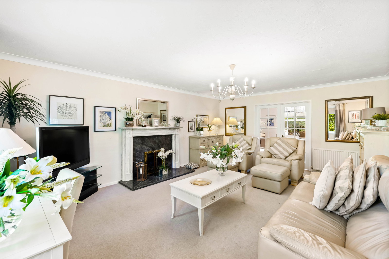 Bungalow for sale in Lingfield, Claridge Gardens, Dormansland