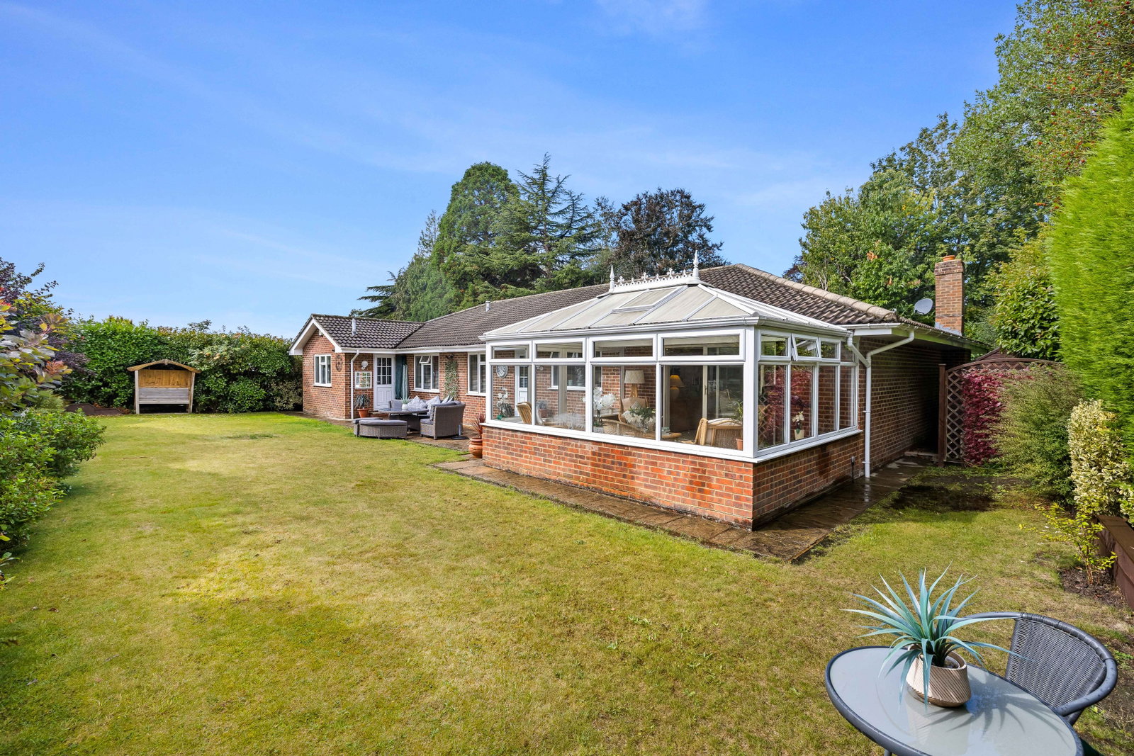 Bungalow for sale in Lingfield, Claridge Gardens, Dormansland