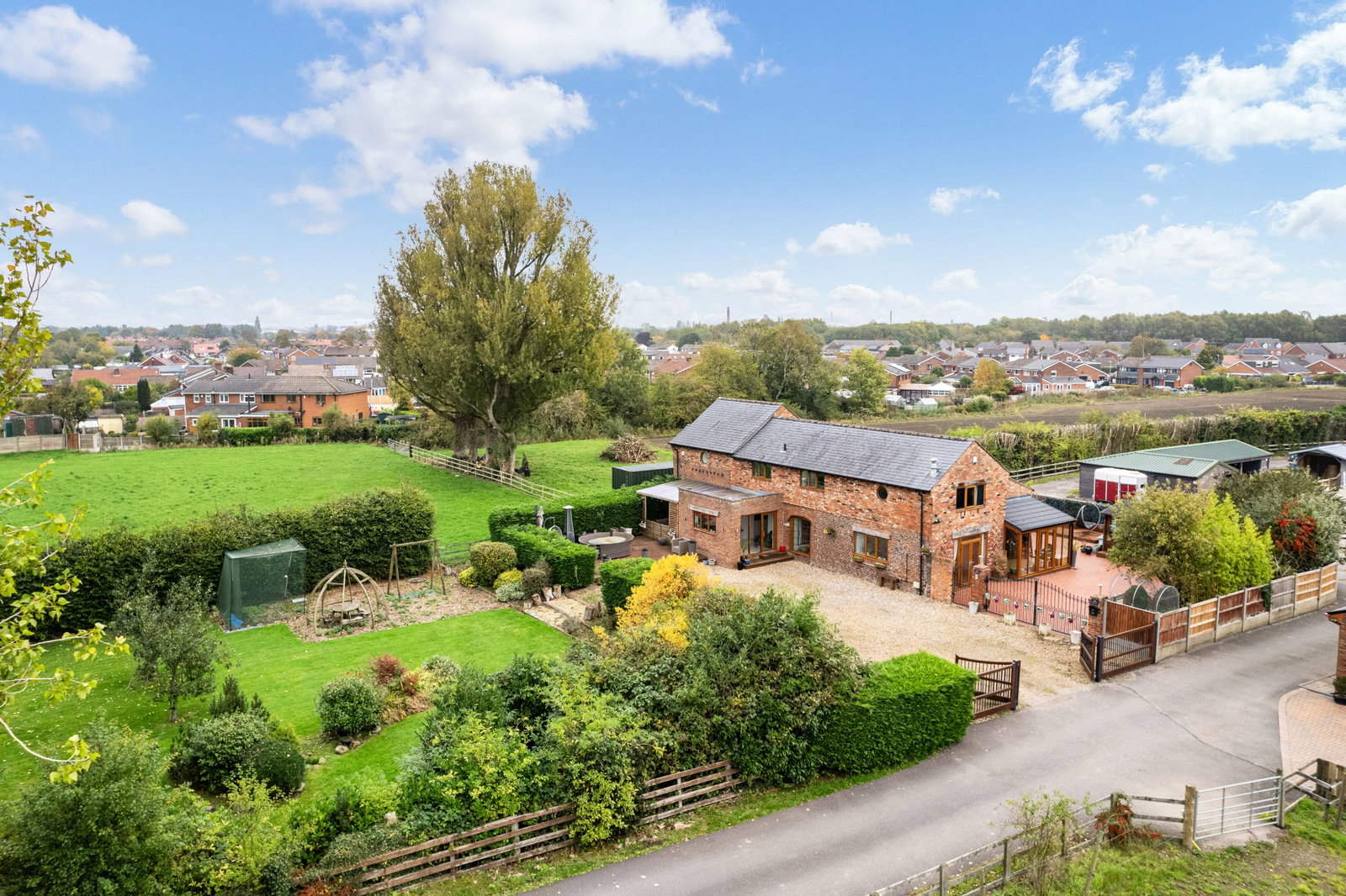 Detached House in Leigh