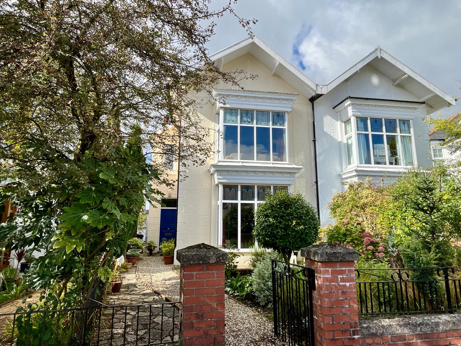Semi Detached House in Swansea