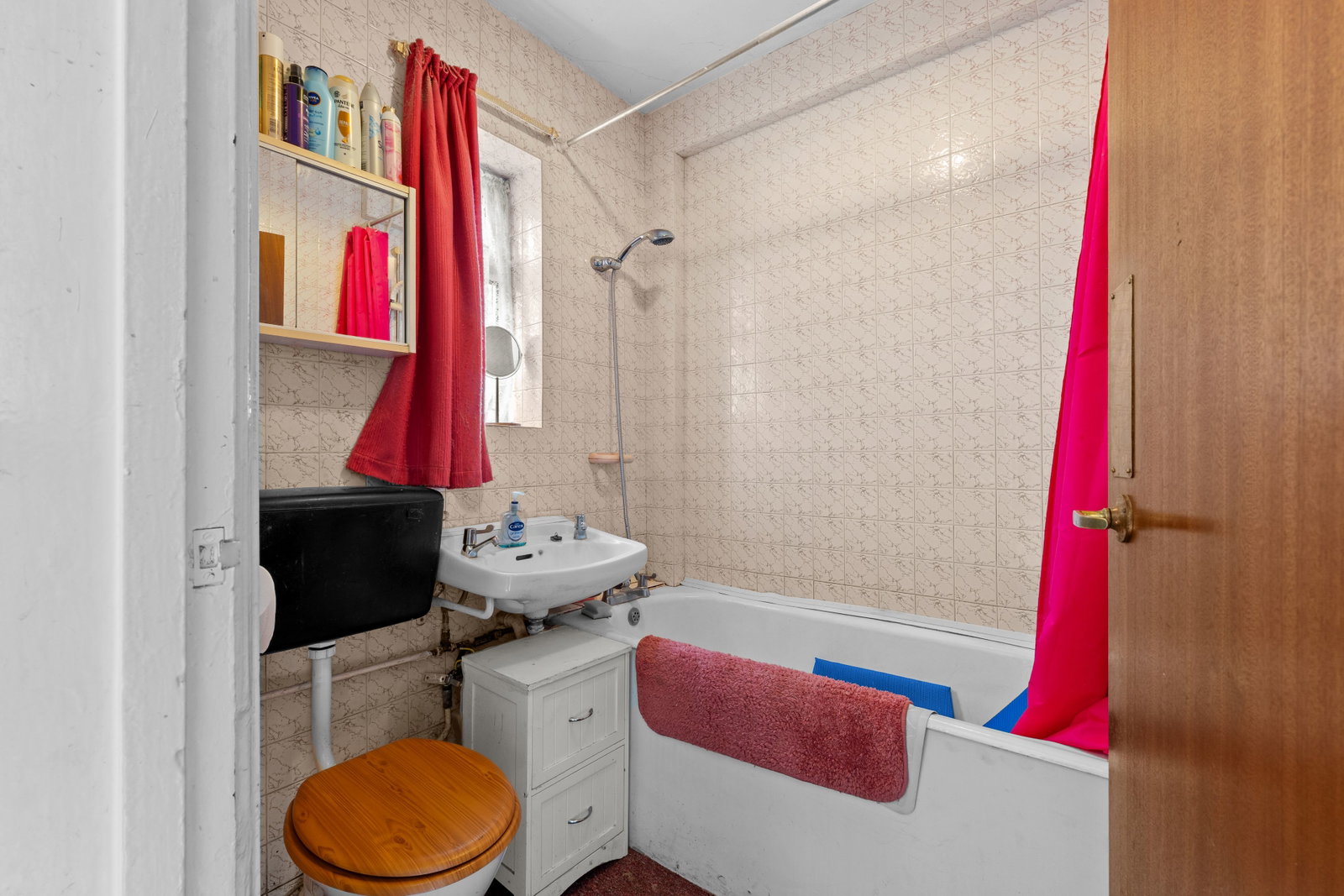 Semi Detached House in Epsom