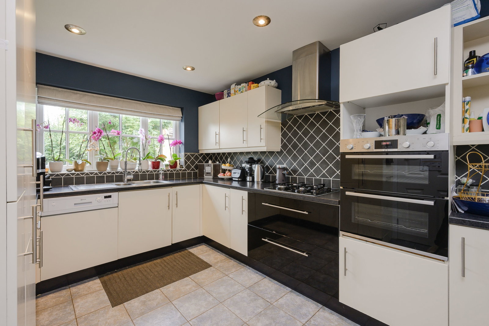 Semi Detached House in Leatherhead