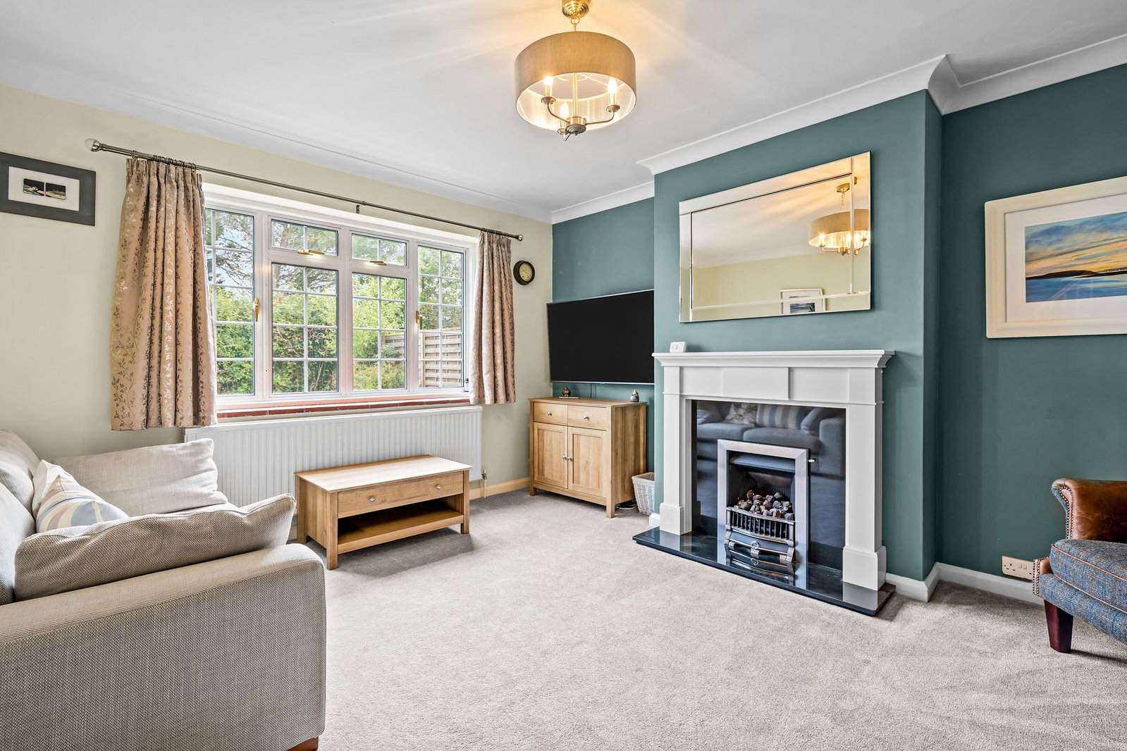 Detached House in Lingfield