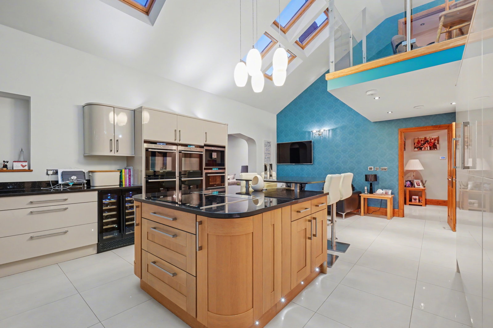 Detached House for sale in Gravesend, Priestwood Road, Meopham, Gravesend, DA13 0DA, 2703 m²