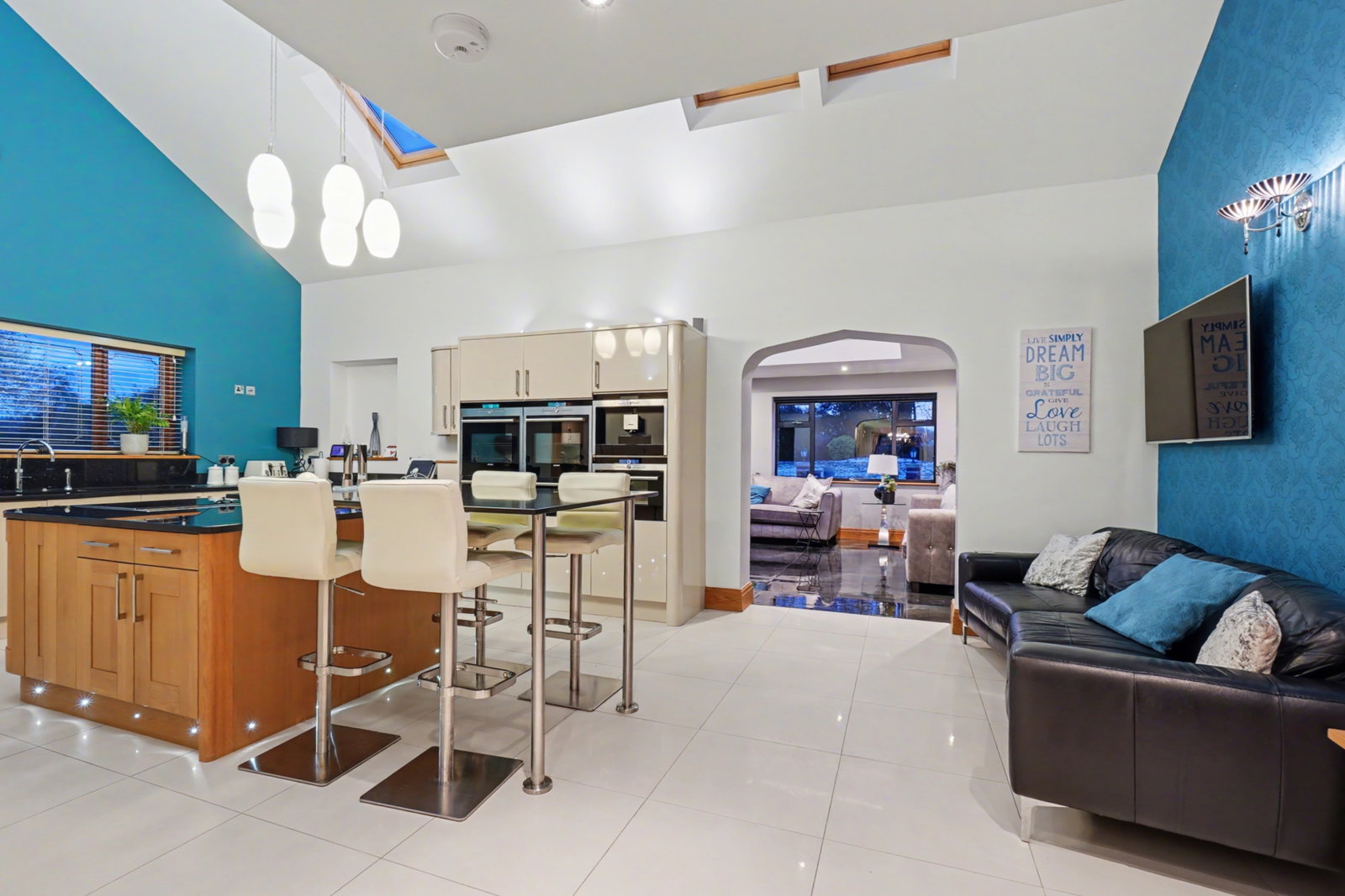 Detached House for sale in Gravesend, Priestwood Road, Meopham, Gravesend, DA13 0DA, 2703 m²