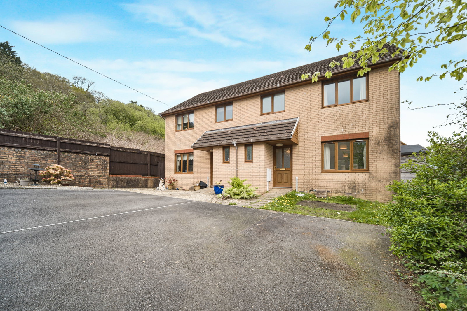 Semi Detached House in Neath