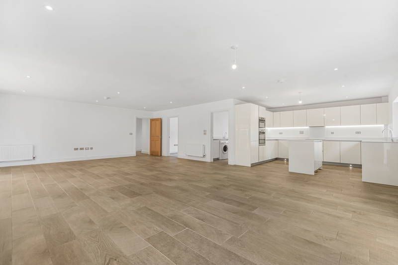 Bungalow in Brentwood