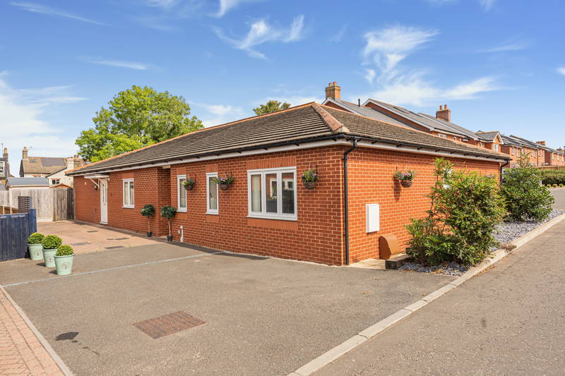 Bungalow in Brentwood