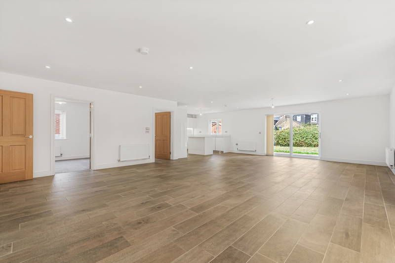 Bungalow in Brentwood