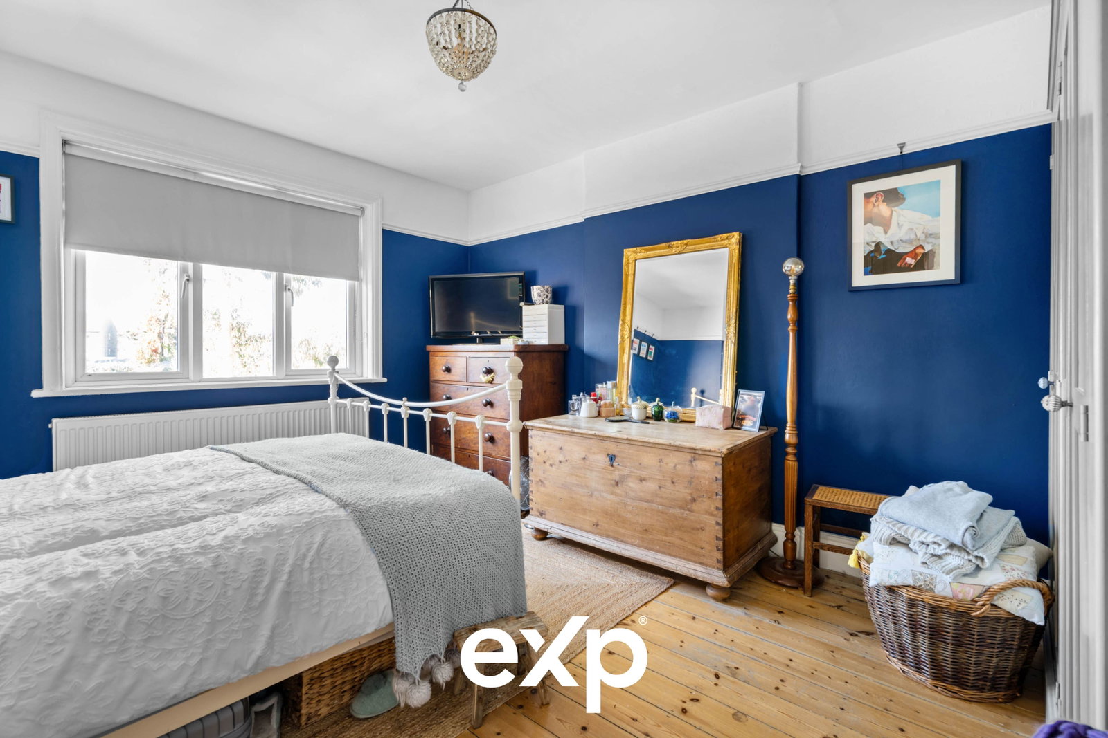 Semi Detached House for sale in Feltham, Feltham - Southgate Avenue, TW13