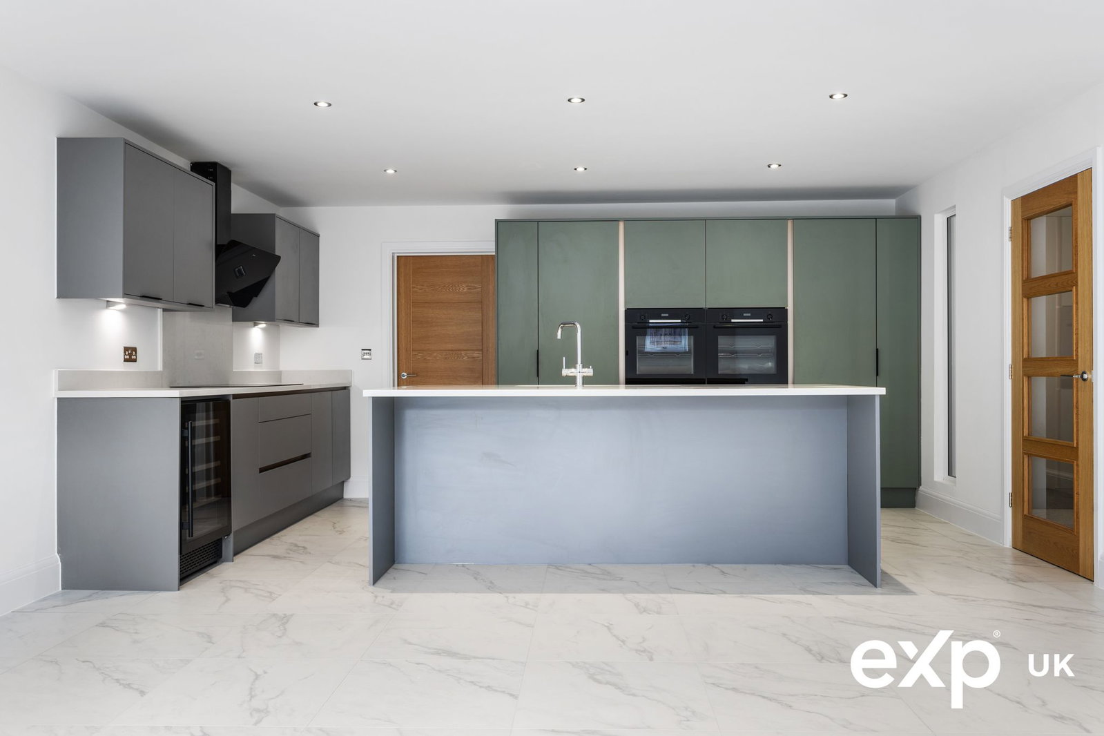 Detached House in Nottingham