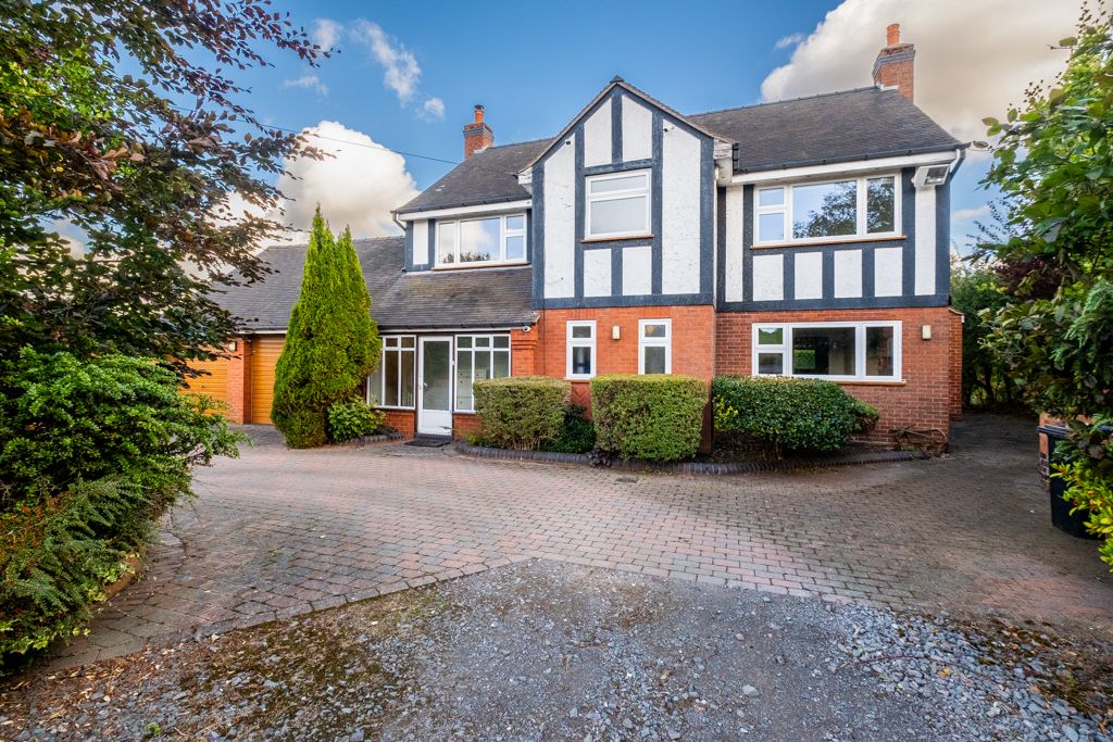 Detached House in Lichfield