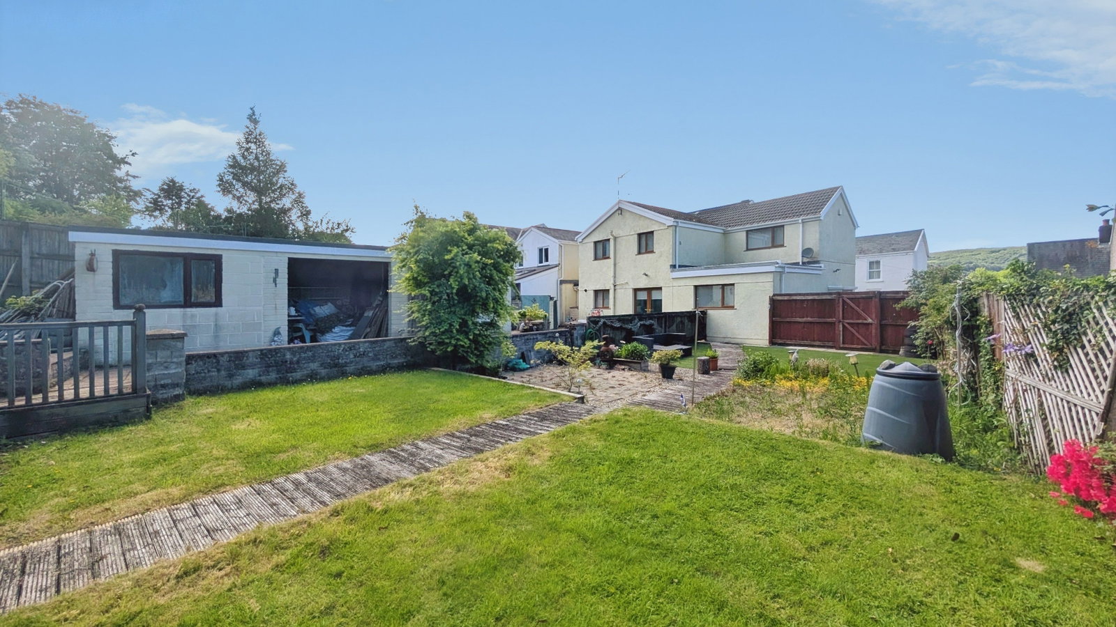 Semi Detached House in Swansea