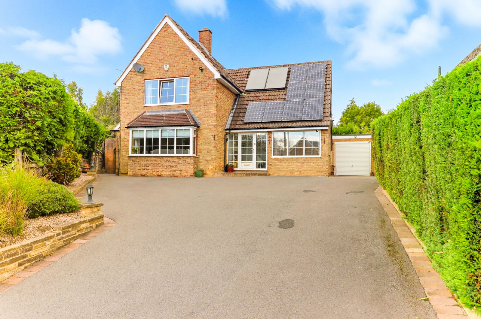Detached House in Leeds
