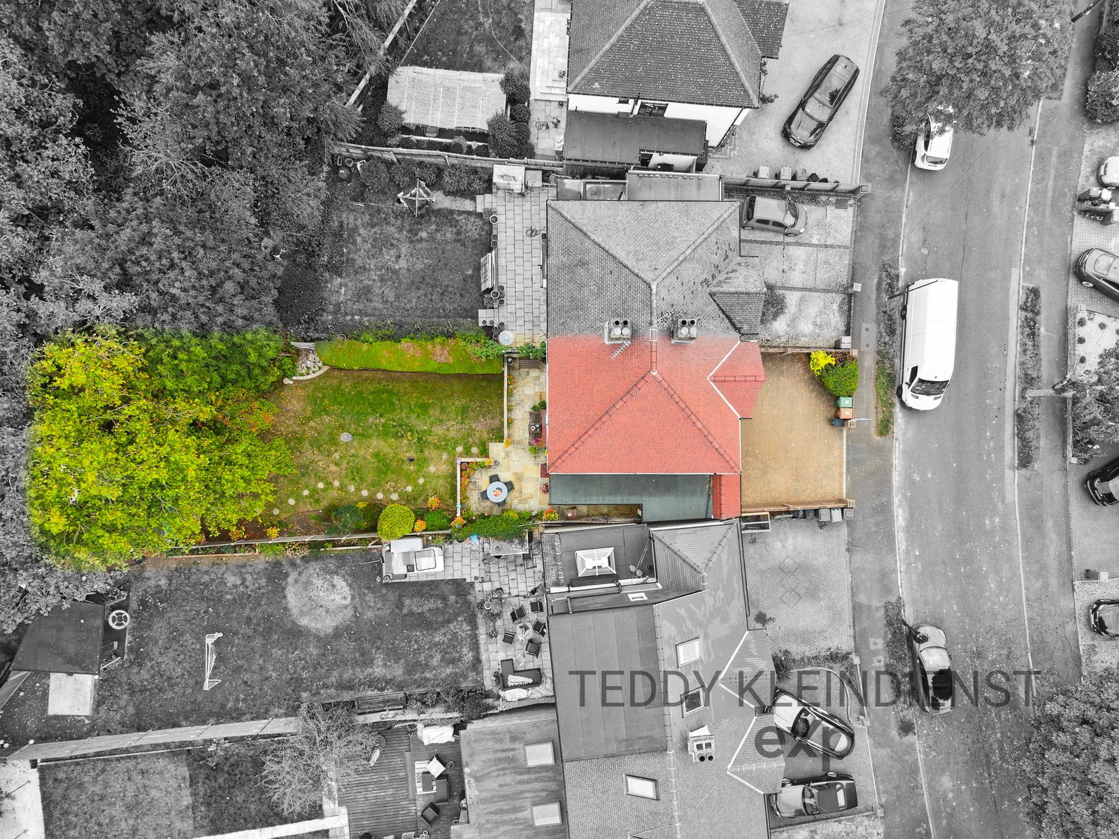 Semi Detached House for sale in Worcester Park, Burnham Drive, Worcester Park, KT4 8SE