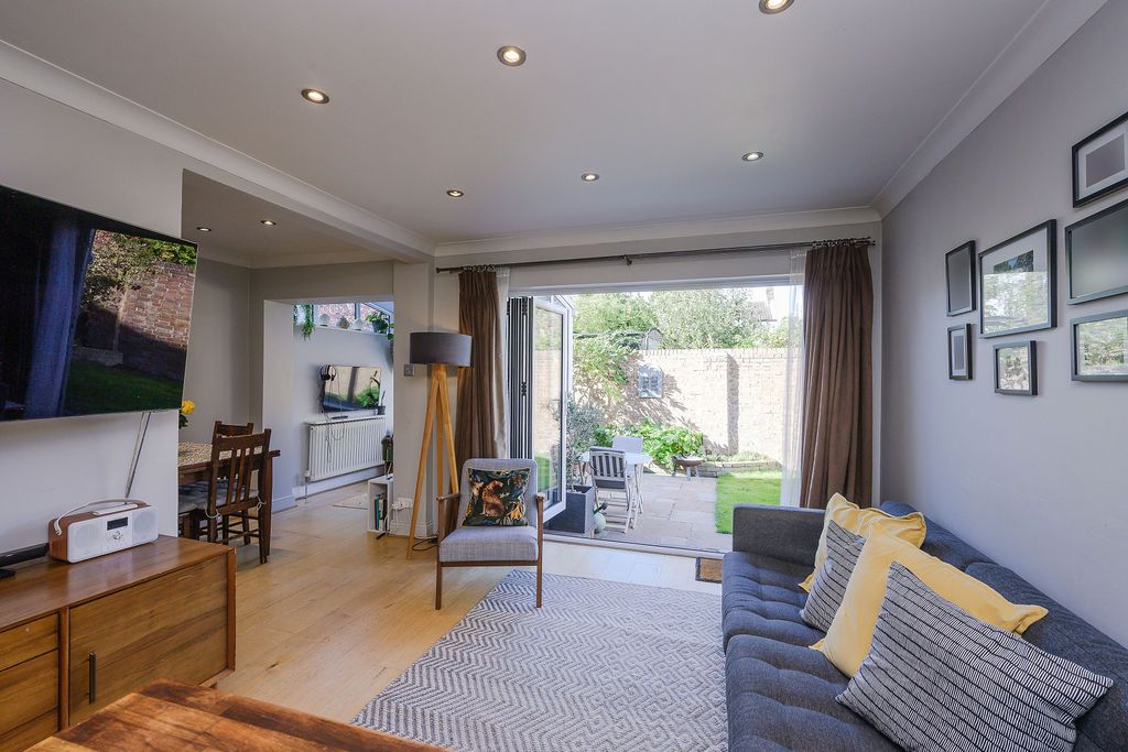 Detached House in London