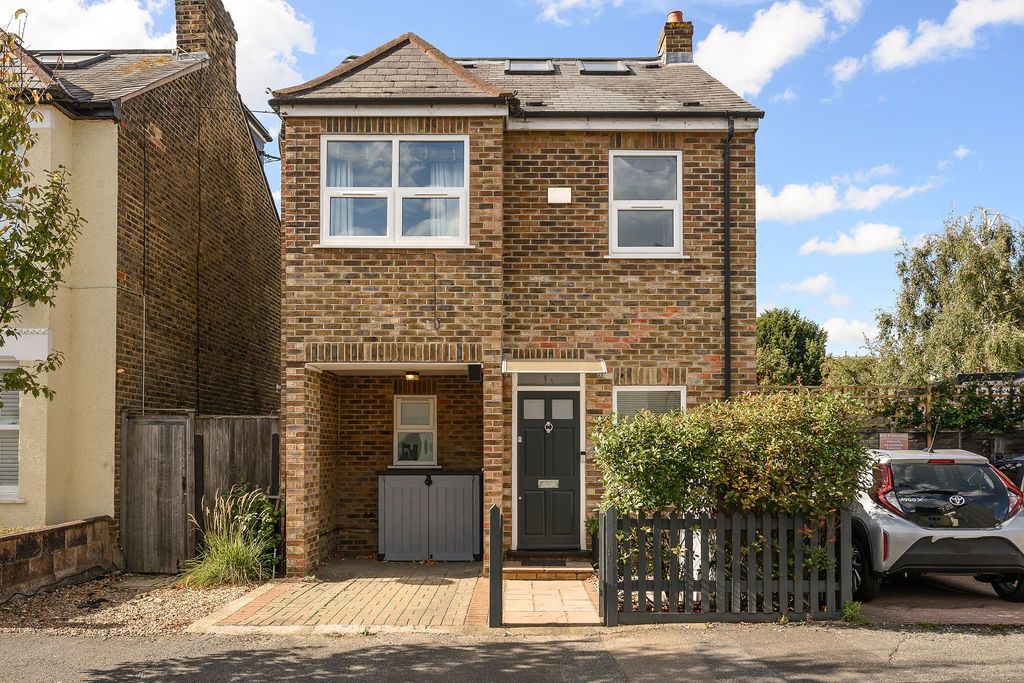 Detached House in London