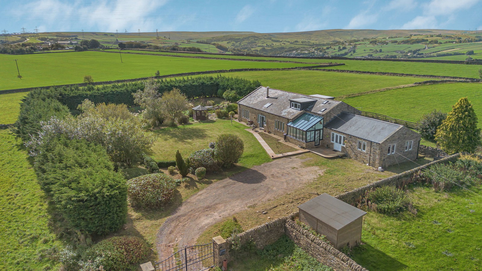 Detached House for sale in Halifax, High Lea, High Lee Lane, Scammonden Road, Barkisland HX4 0DE, 3636 m²