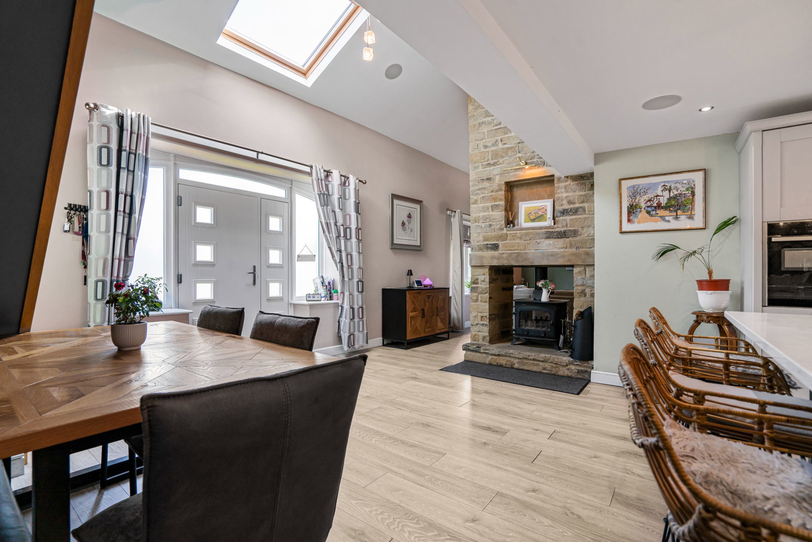 Detached House for sale in Halifax, High Lea, High Lee Lane, Scammonden Road, Barkisland HX4 0DE, 3636 m²