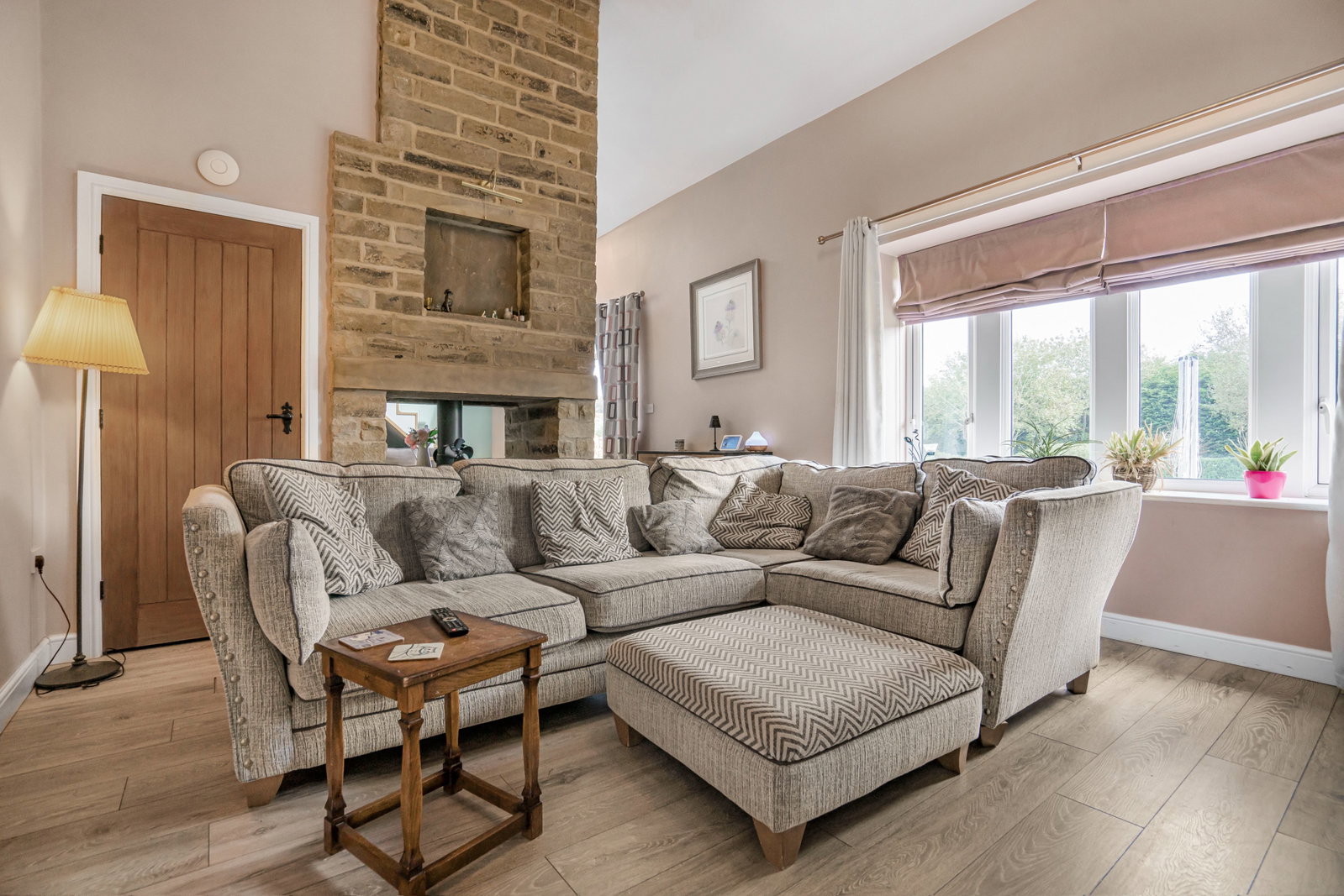 Detached House for sale in Halifax, High Lea, High Lee Lane, Scammonden Road, Barkisland HX4 0DE, 3636 m²
