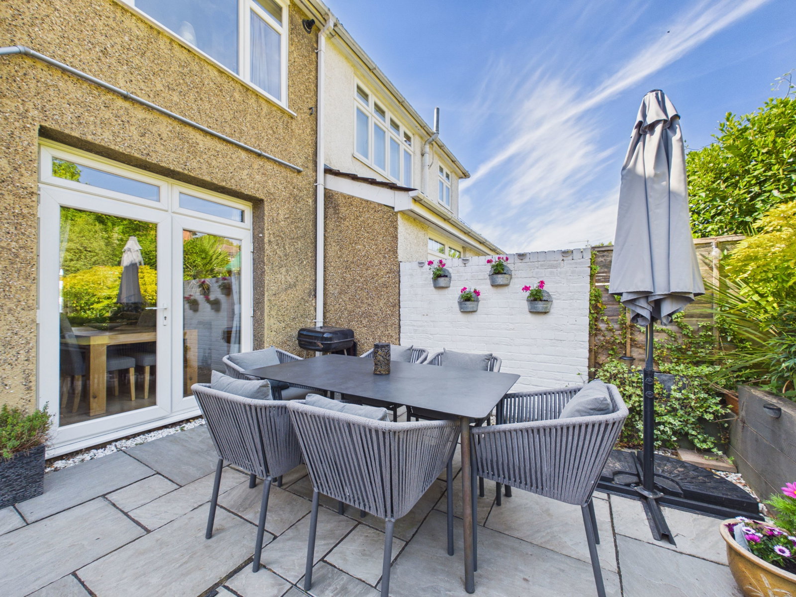 Semi Detached House in Rochester