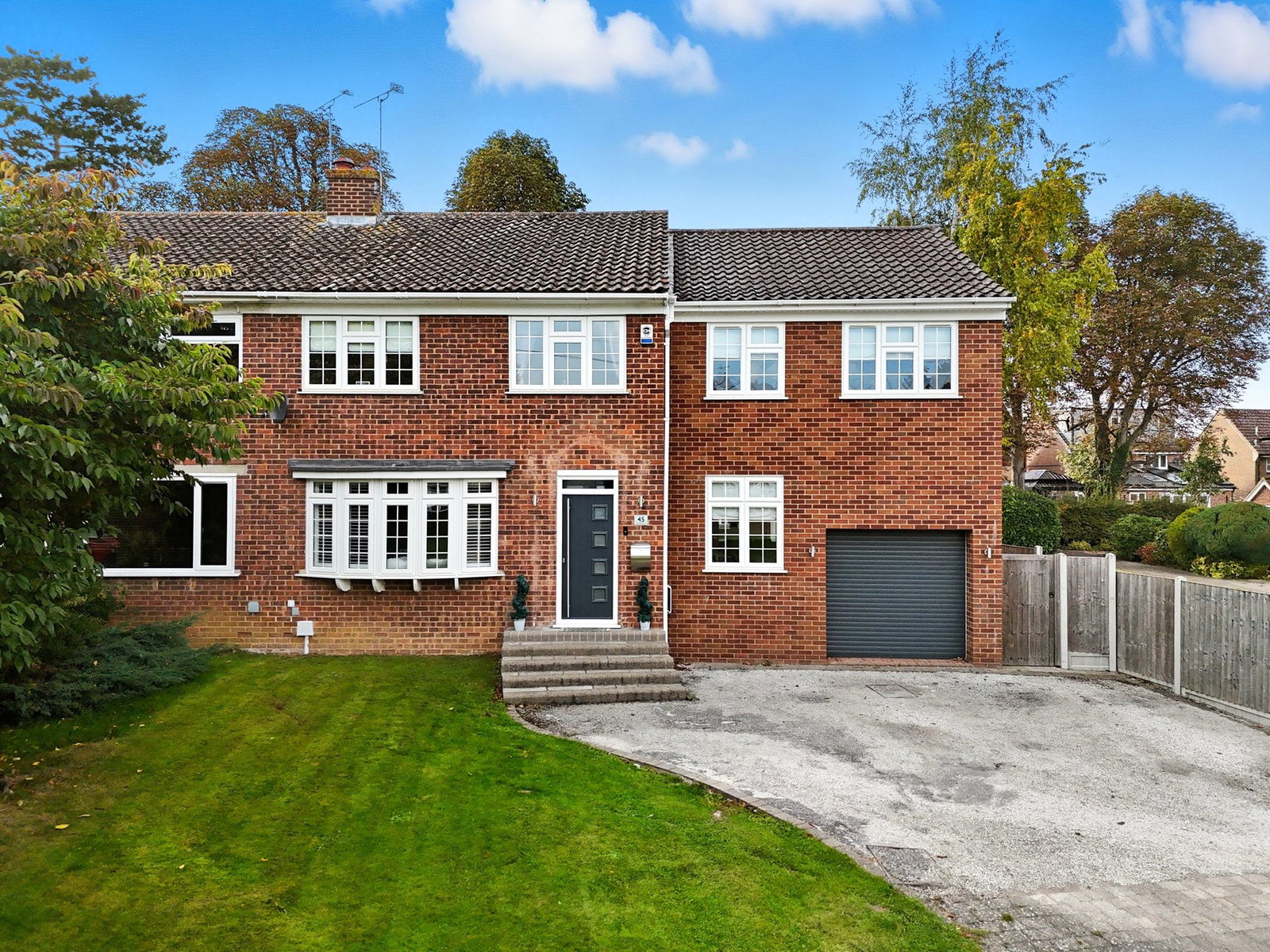 Semi Detached House for sale in Billericay, The Avenue, Billericay, CM12, 1997 m²