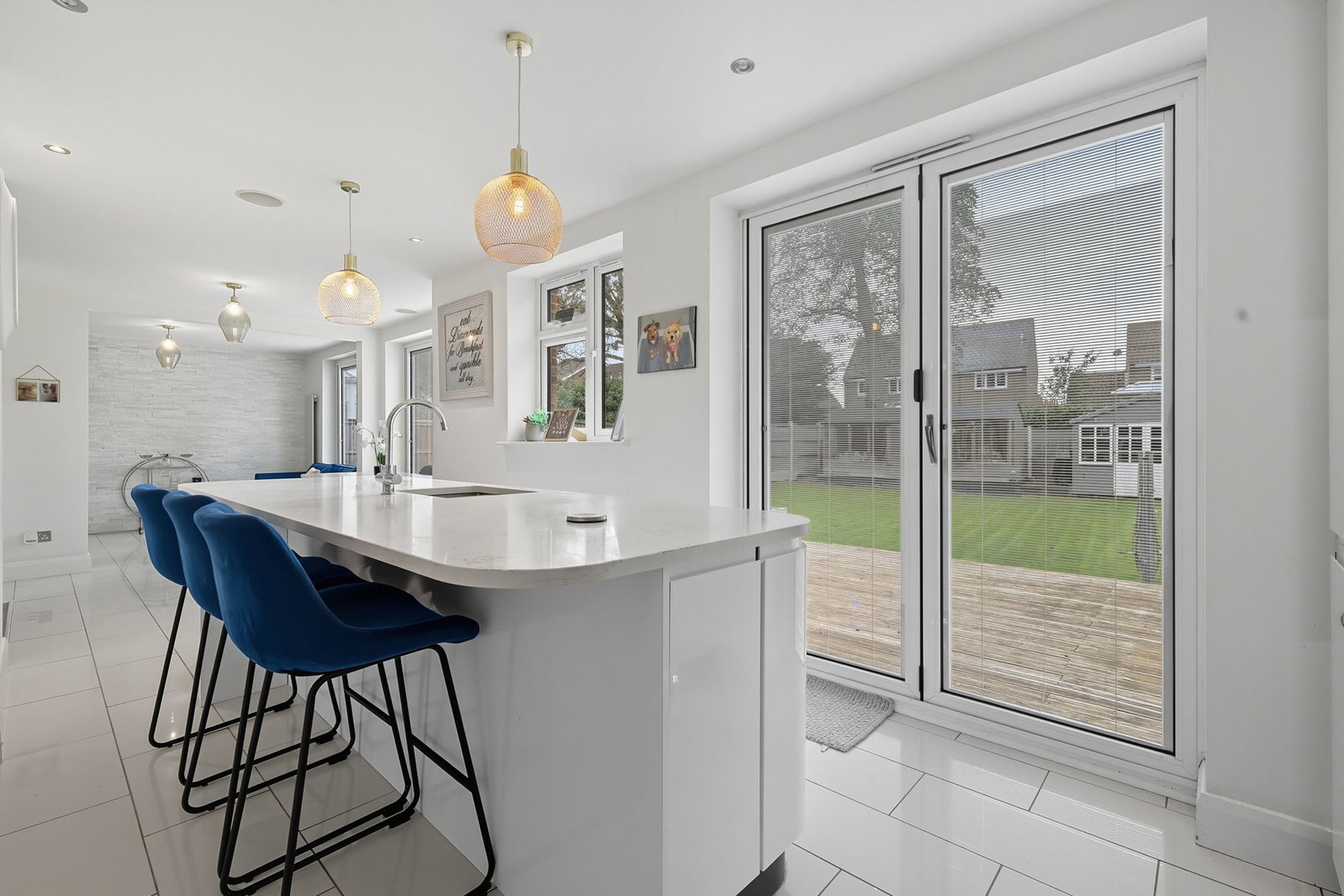 Semi Detached House for sale in Billericay, The Avenue, Billericay, CM12, 1997 m²