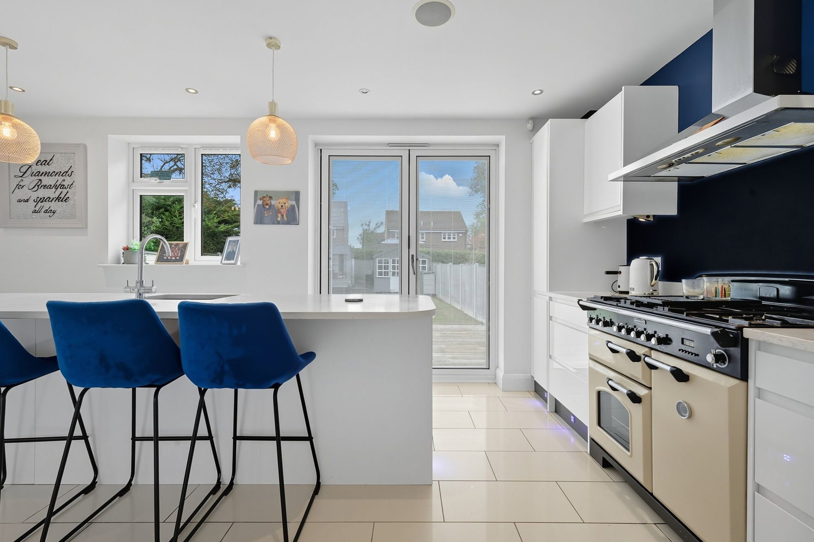 Semi Detached House for sale in Billericay, The Avenue, Billericay, CM12, 1997 m²