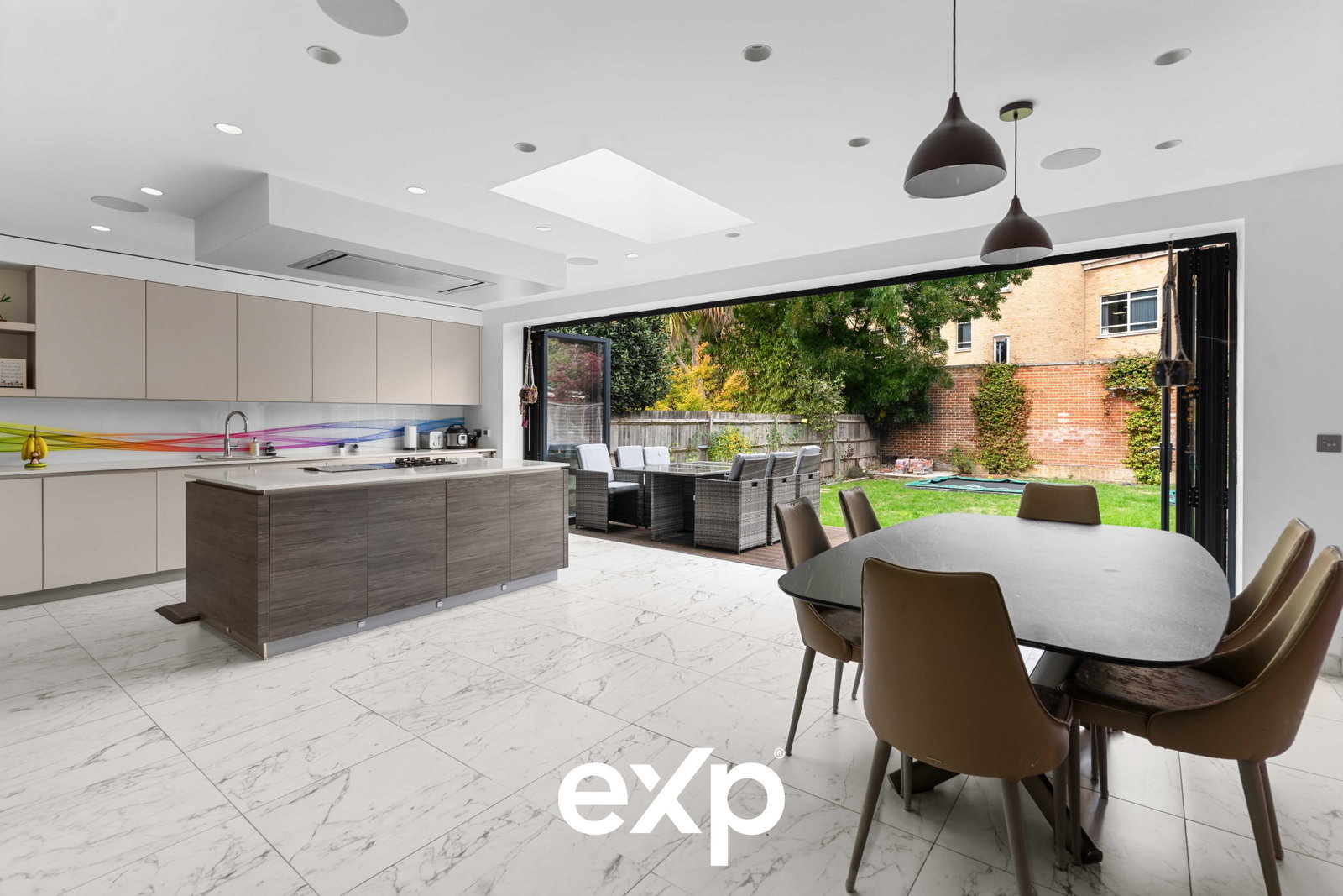 Detached House in Staines-upon-thames