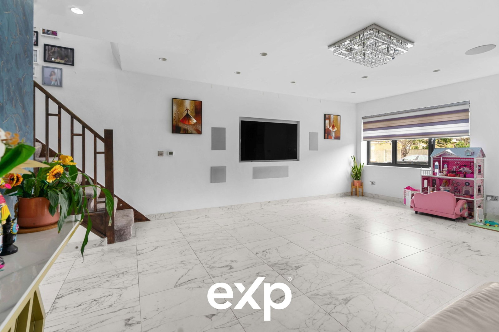 Detached House in Staines-upon-thames