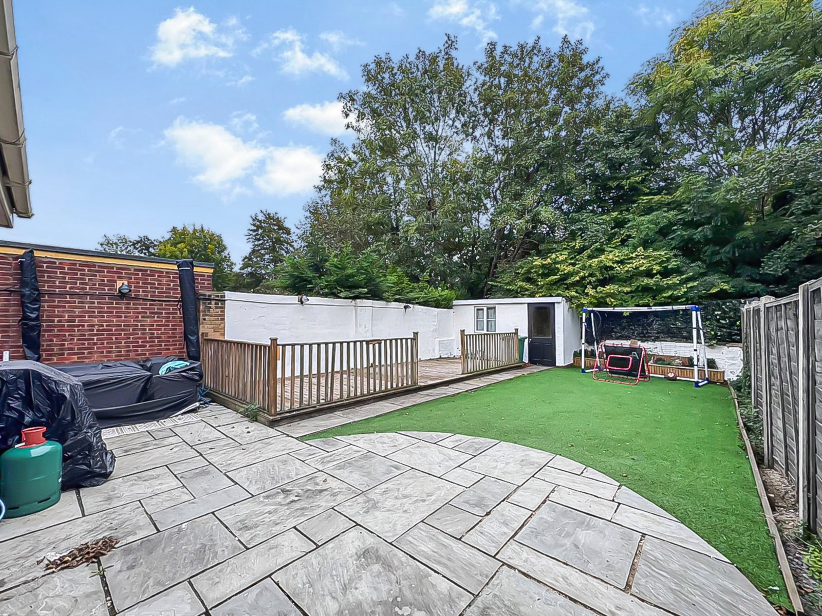 Semi Detached House in Gloucester