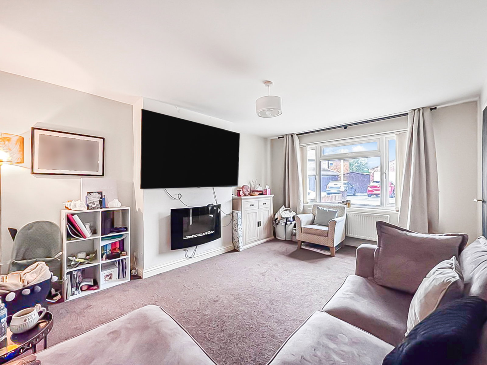 Semi Detached House in Gloucester