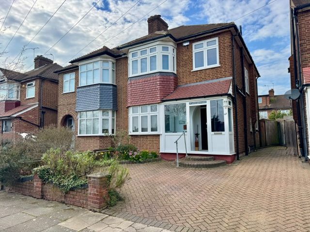 Semi Detached House in Enfield