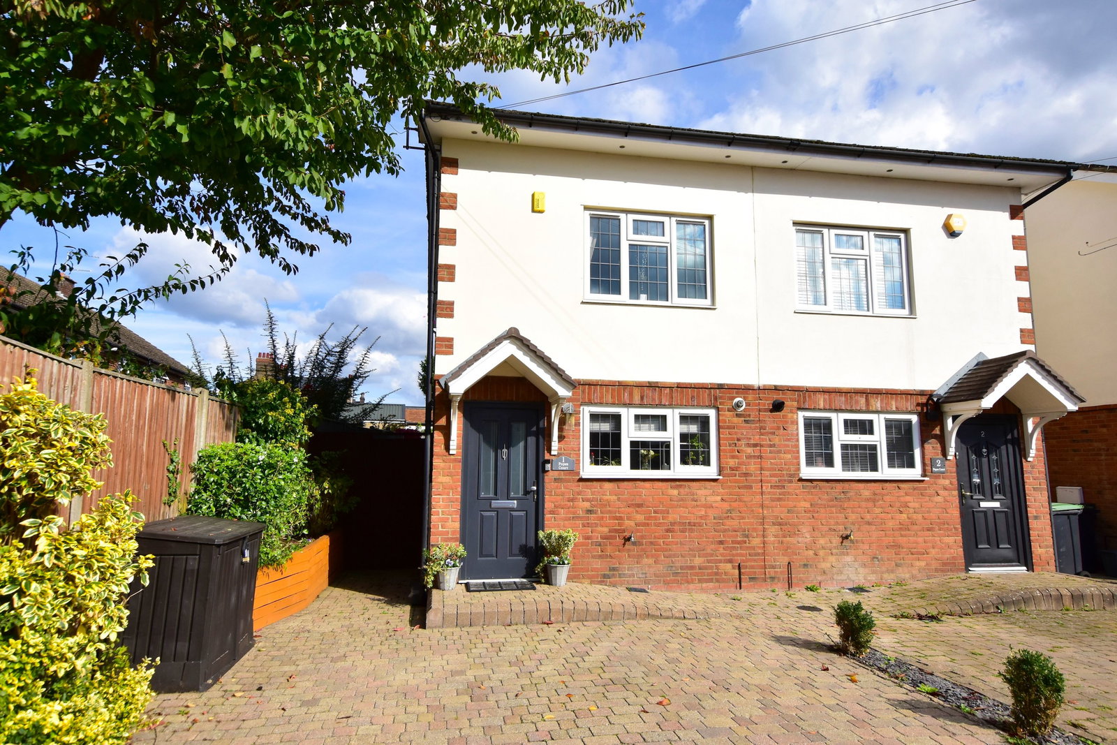 Semi Detached House in Abbots Langley