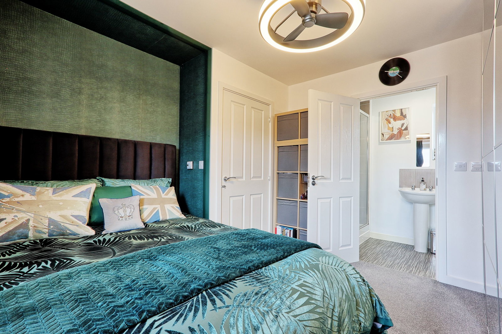 Semi Detached House in Grays