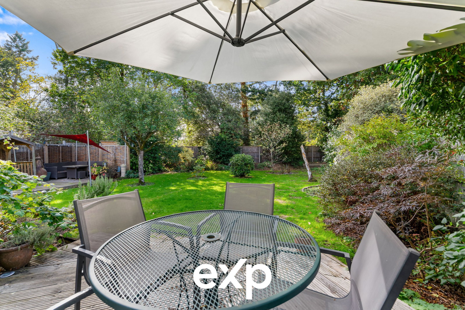 Semi Detached House in Ashford
