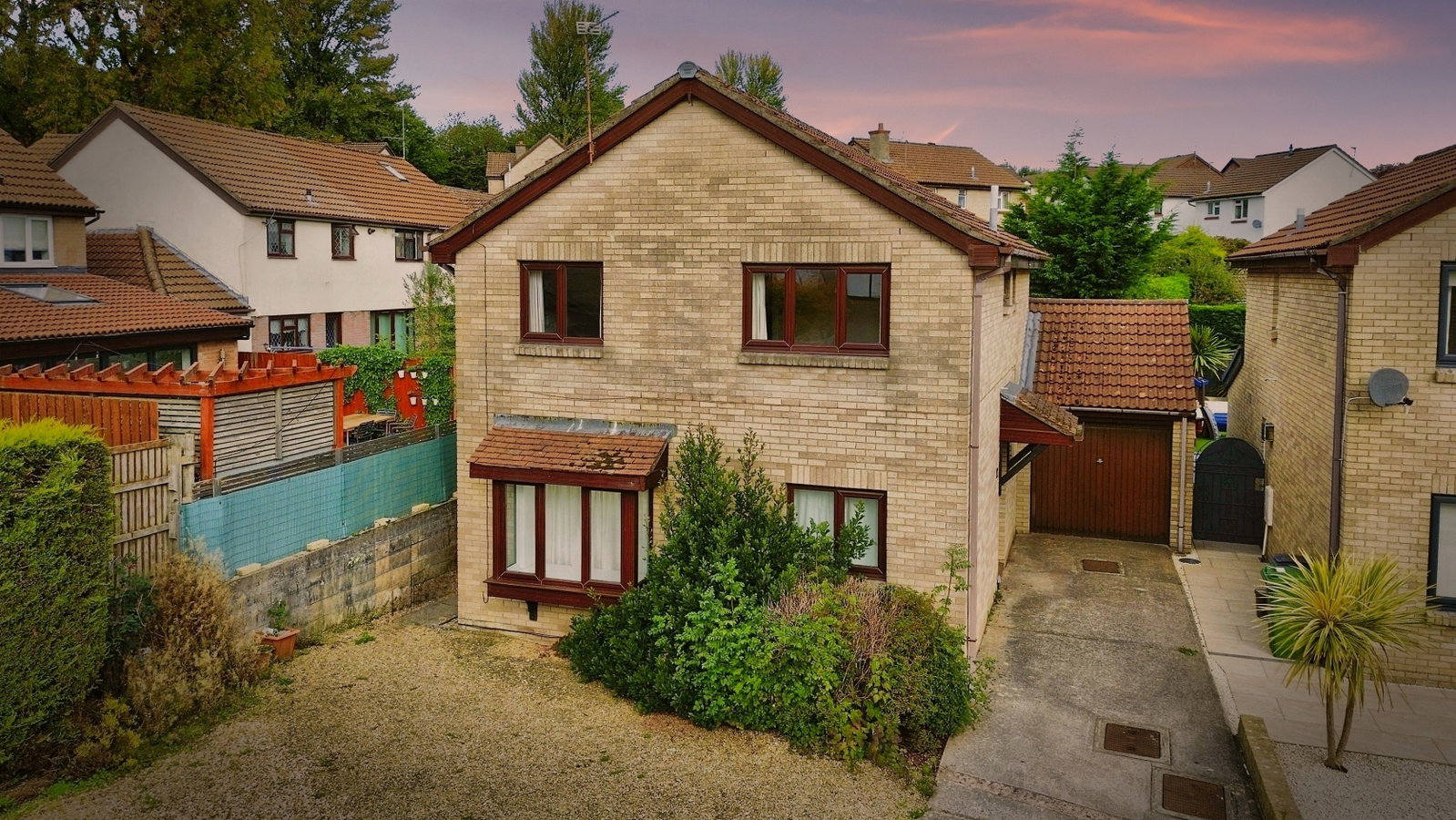 Detached House in Cardiff